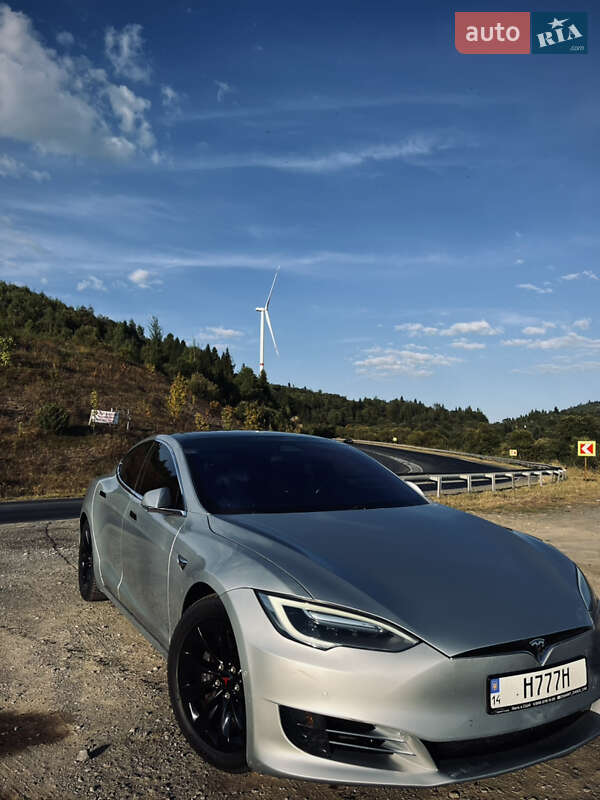 Tesla Model s (2017)