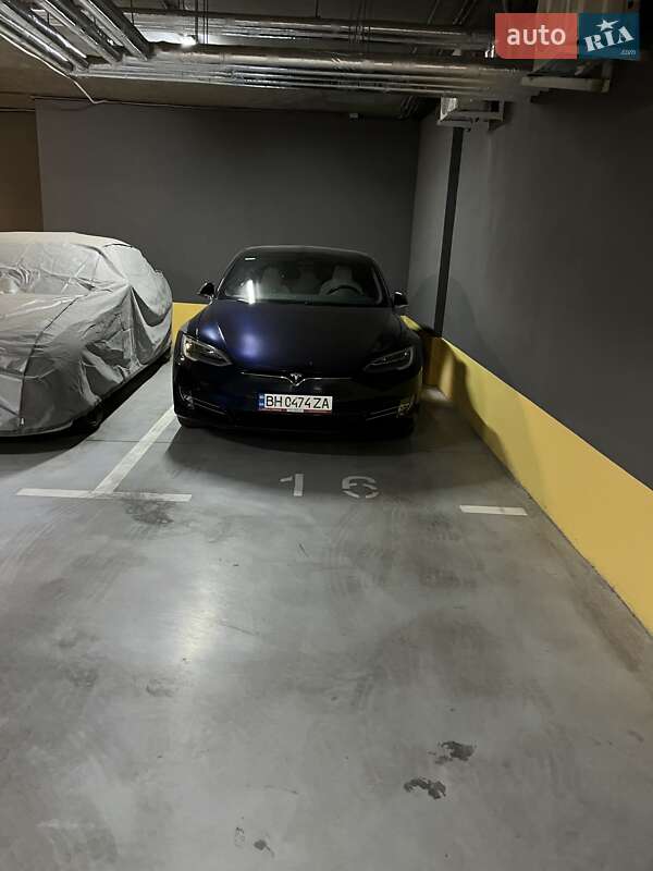 Tesla Model s (2020)