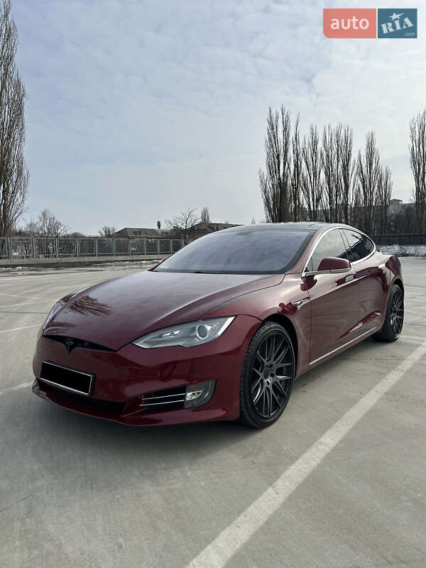 Tesla Model s (2012)