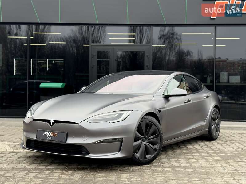 Tesla Model s (2021)