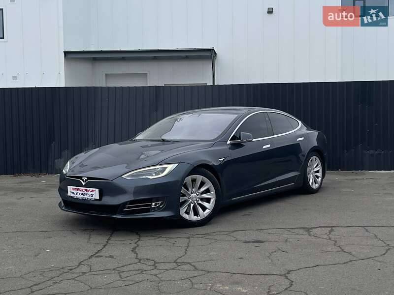 Tesla Model s (2018)