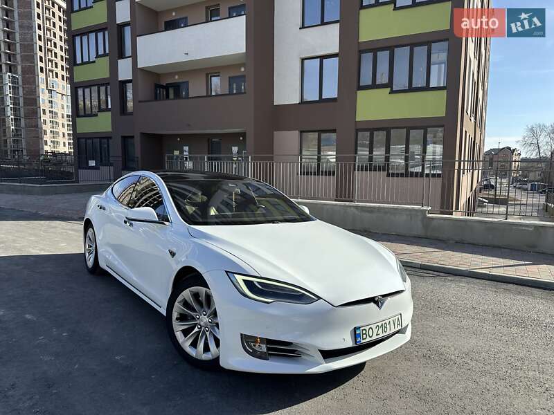 Tesla Model s (2016)