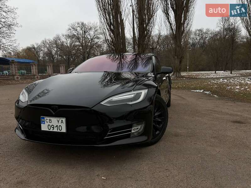 Tesla Model s (2017)