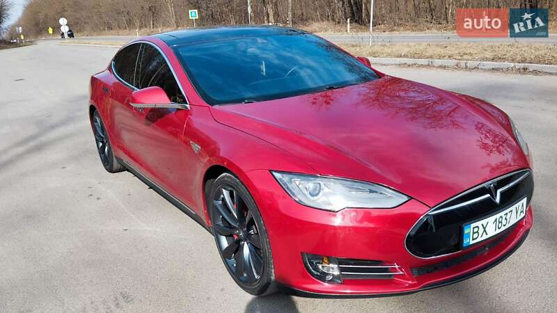 Tesla Model s (2014)