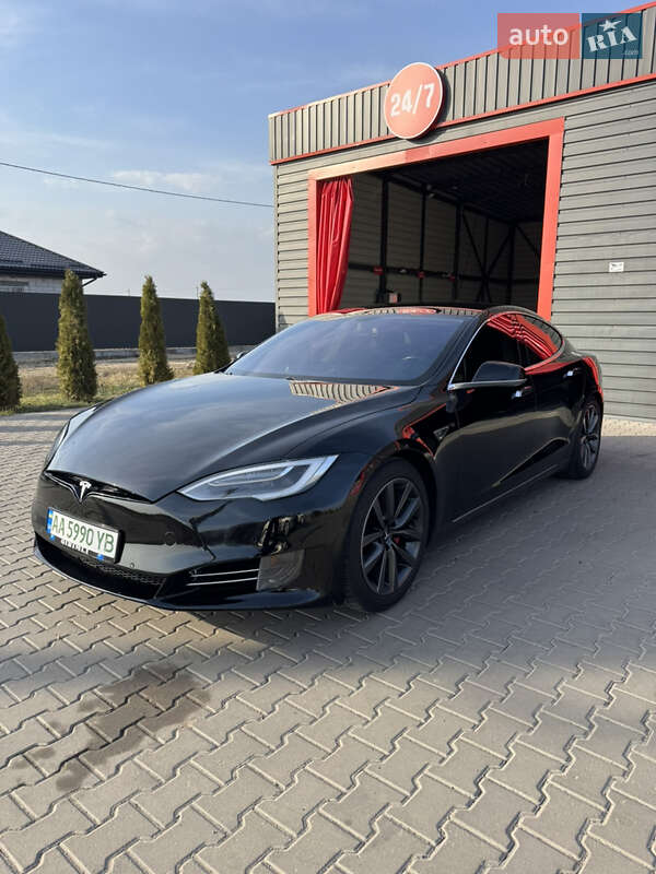 Tesla Model s (2013)