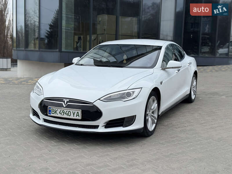 Tesla Model s (2014)