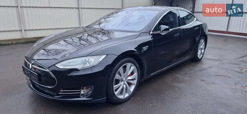 Tesla Model s (2014)