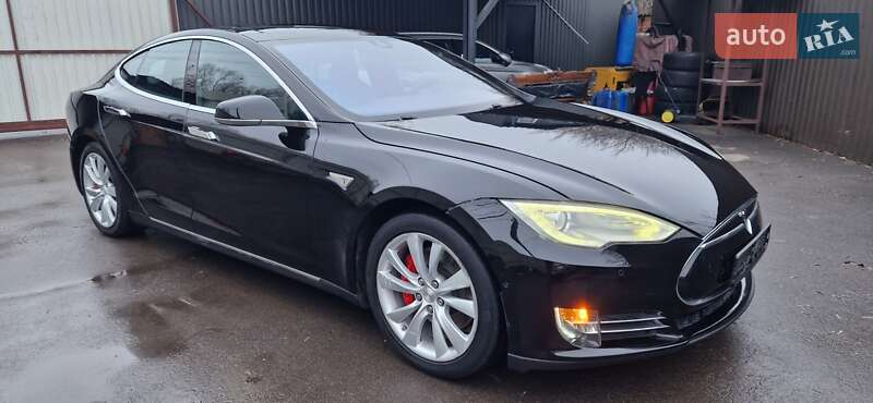 Tesla Model s (2014)