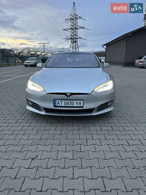 Tesla Model s (2017)