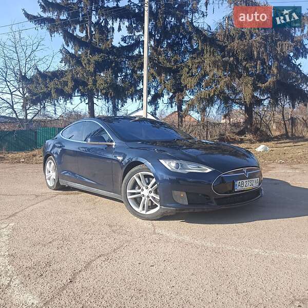 Tesla Model s (2013)