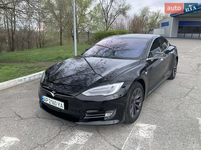 Tesla Model s (2018)