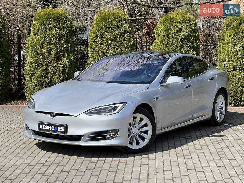 Tesla Model s (2018)