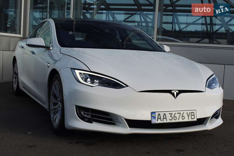 Tesla Model s (2019)