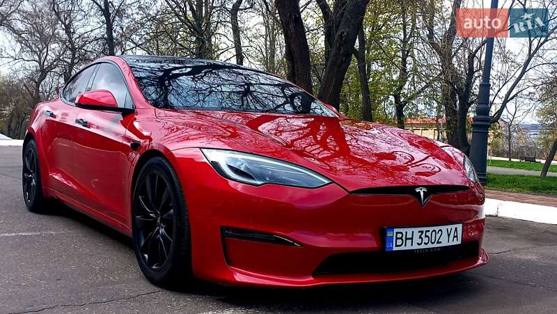 Tesla Model s (2021)
