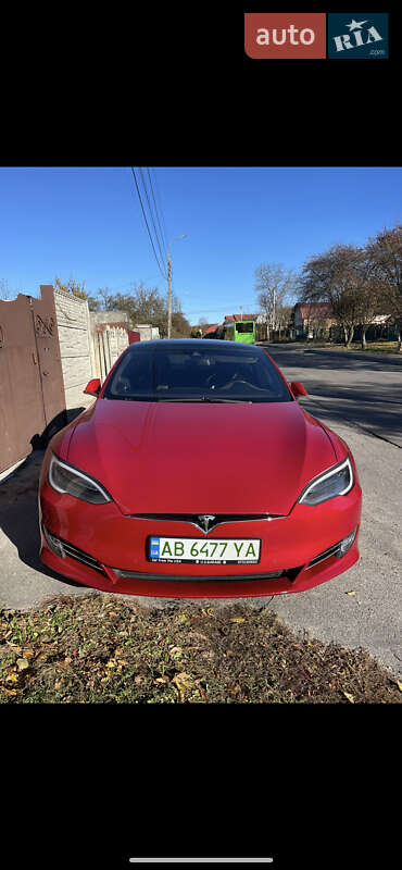 Tesla Model s (2016)