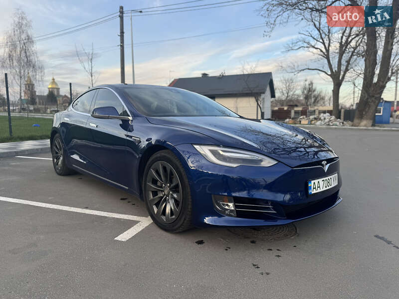 Tesla Model s (2016)
