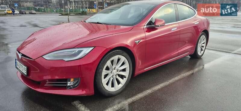 Tesla Model s (2017)