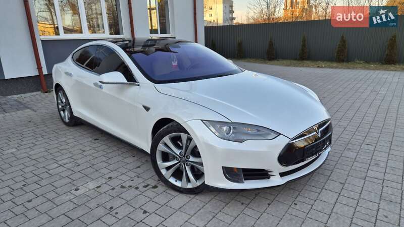 Tesla Model s (2013)