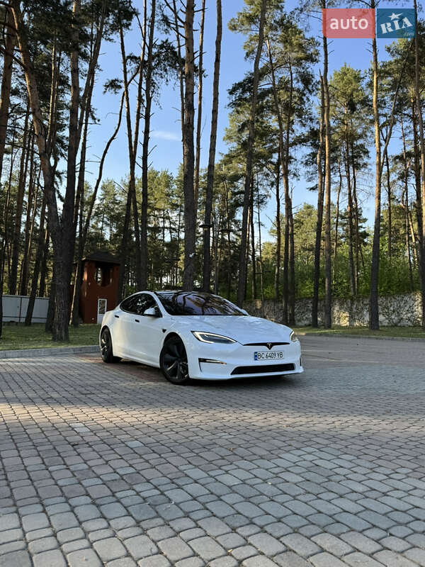 Tesla Model s (2021)