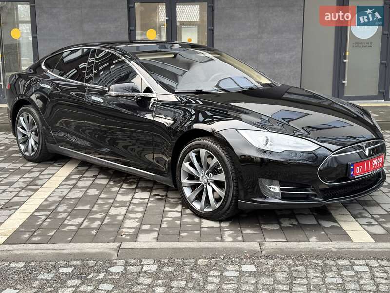 Tesla Model s (2013)