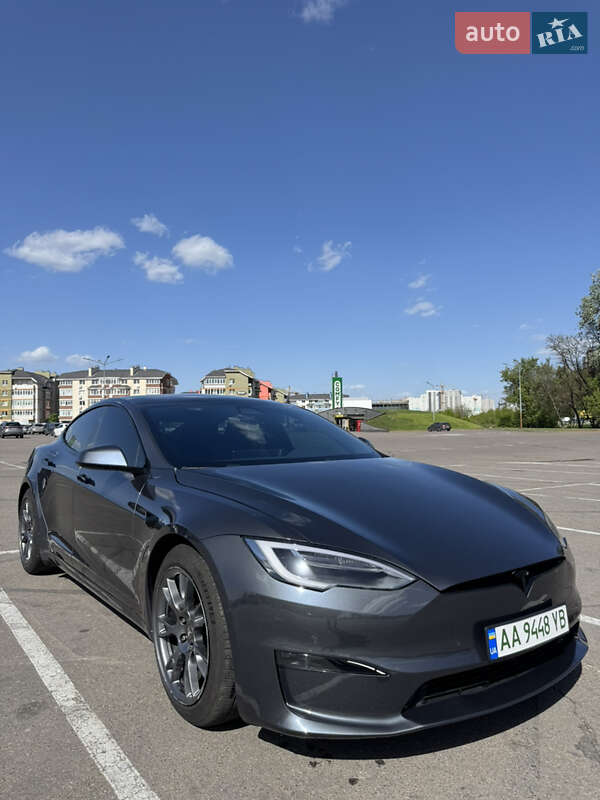 Tesla Model s (2021)