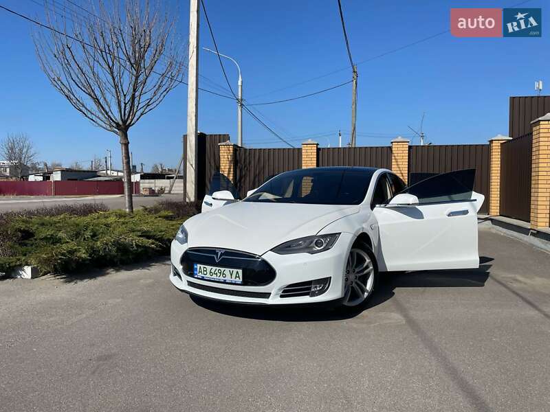 Tesla Model s (2014)