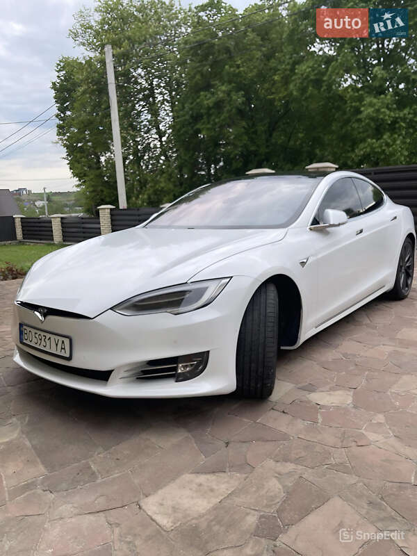 Tesla Model s (2020)
