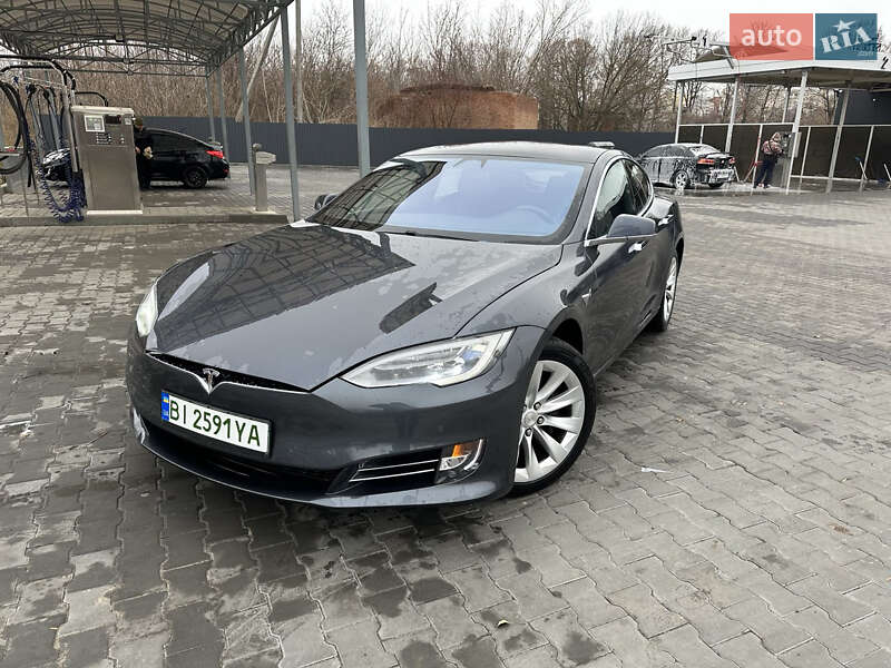 Tesla Model s (2018)