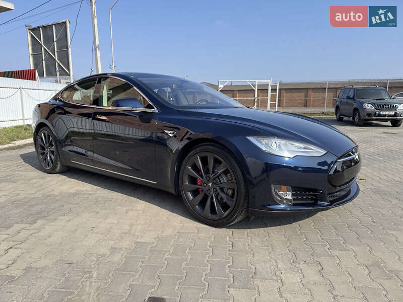 Tesla Model s (2013)