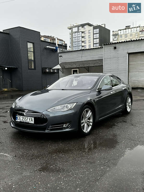Tesla Model s (2013)