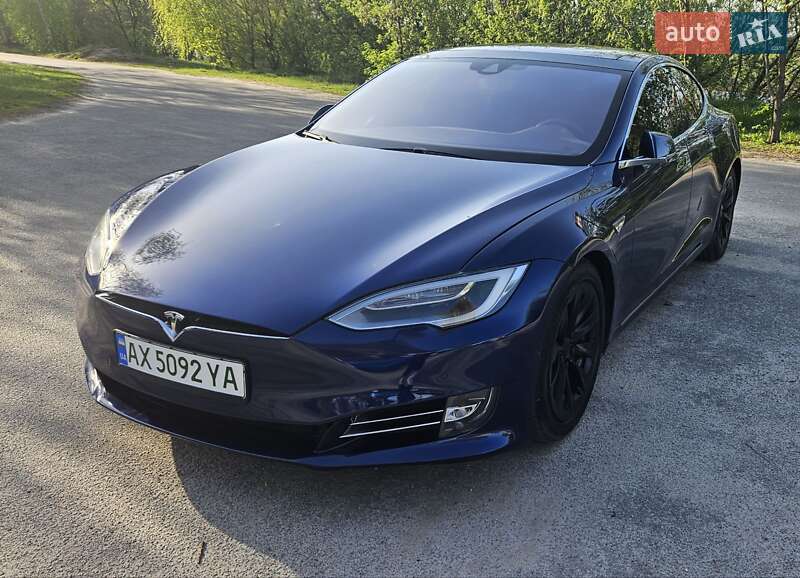 Tesla Model s (2016)