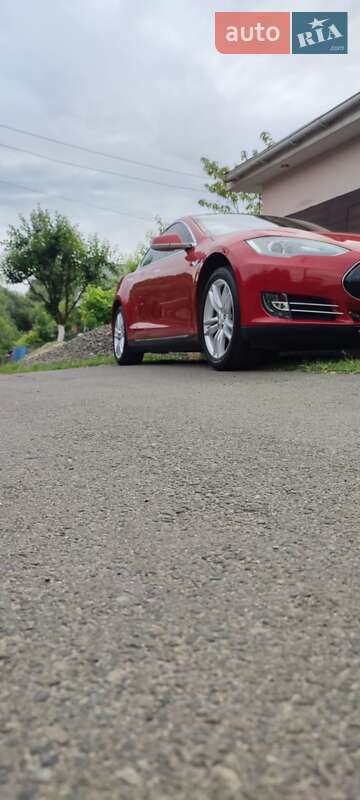 Tesla Model s (2013)