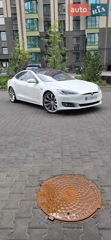Tesla Model s (2017)