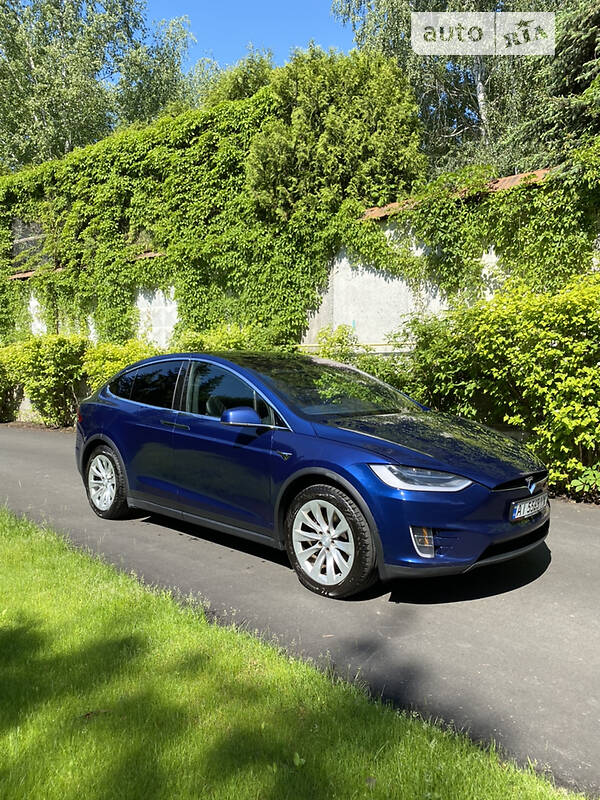 Tesla Model x (2017)
