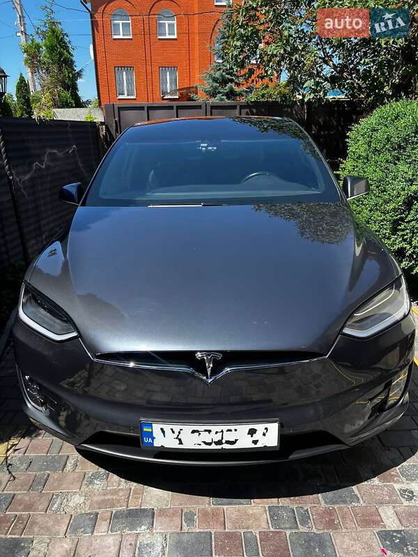 Tesla Model x90d (2016)
