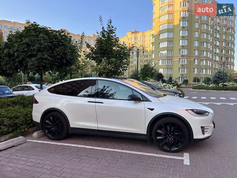 Tesla Model x (2017)