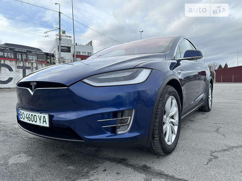 Tesla Model x (2017)