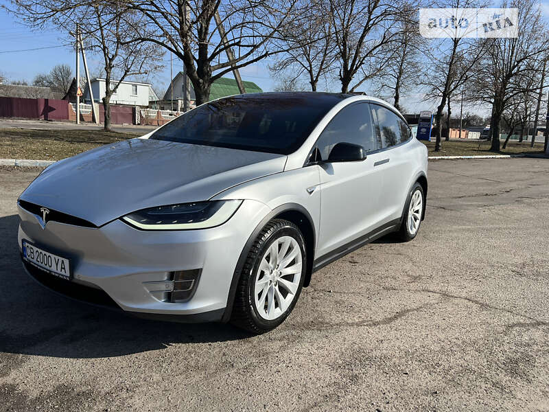 Tesla Model x (2016)