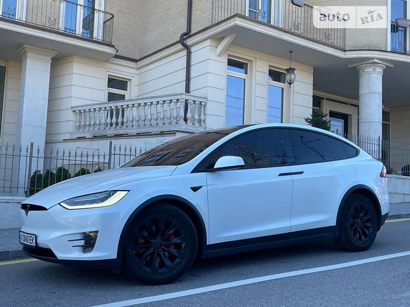 Tesla Model x (2019)