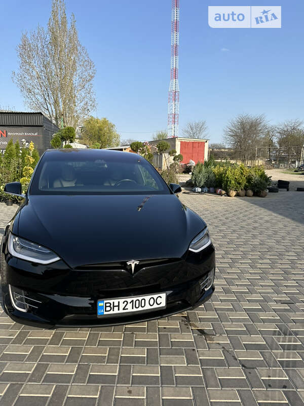 Tesla Model x (2018)