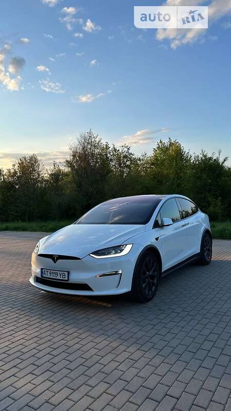 Tesla Model x (2022)