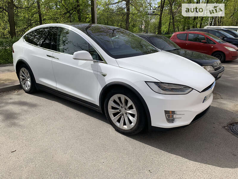 Tesla Model x (2016)