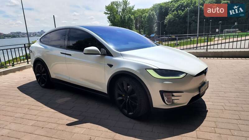 Tesla Model x (2018)