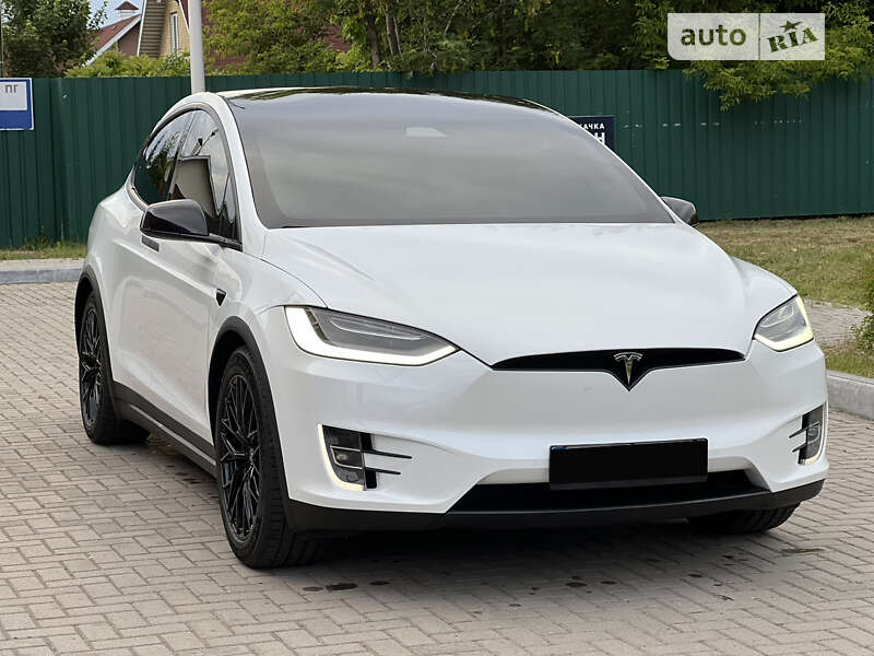 Tesla Model x (2019)