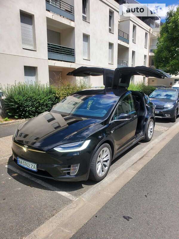 Tesla Model x (2017)