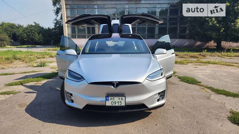Tesla Model x (2018)