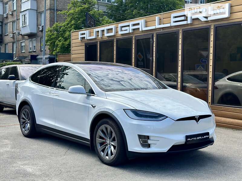 Tesla Model x (2019)