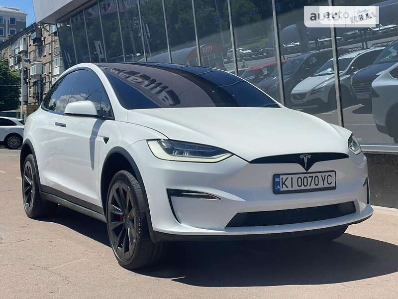 Tesla Model x (2023)