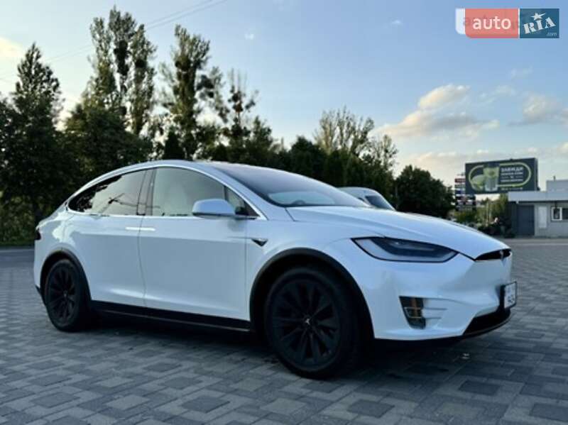 Tesla Model x (2017)
