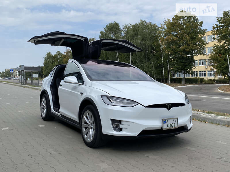 Tesla Model x (2017)